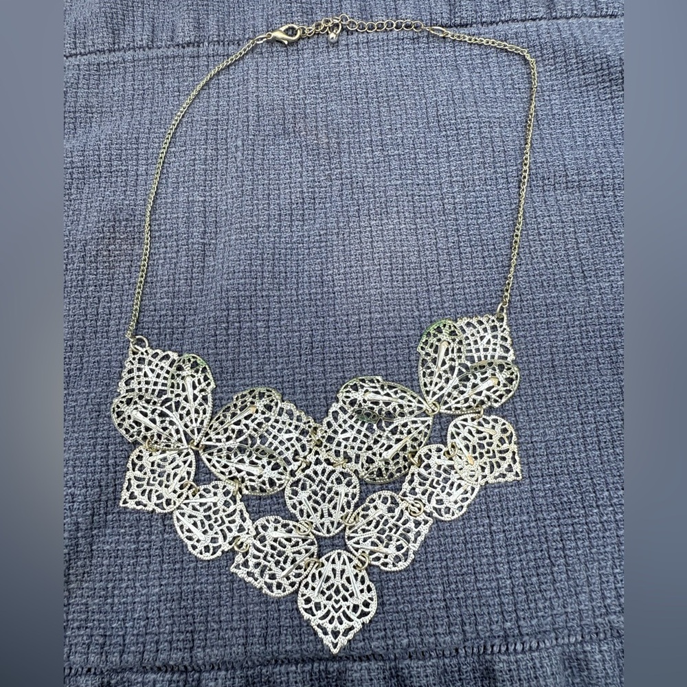 Elegant Silver Filigree Necklace
